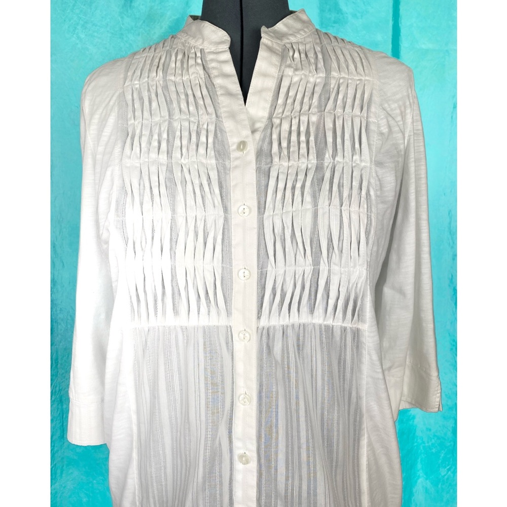 White pintuck bib w/ gathered back& cuff sleeve Lg